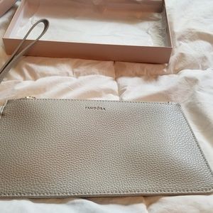 PANDORA GREY WRIST WALLET